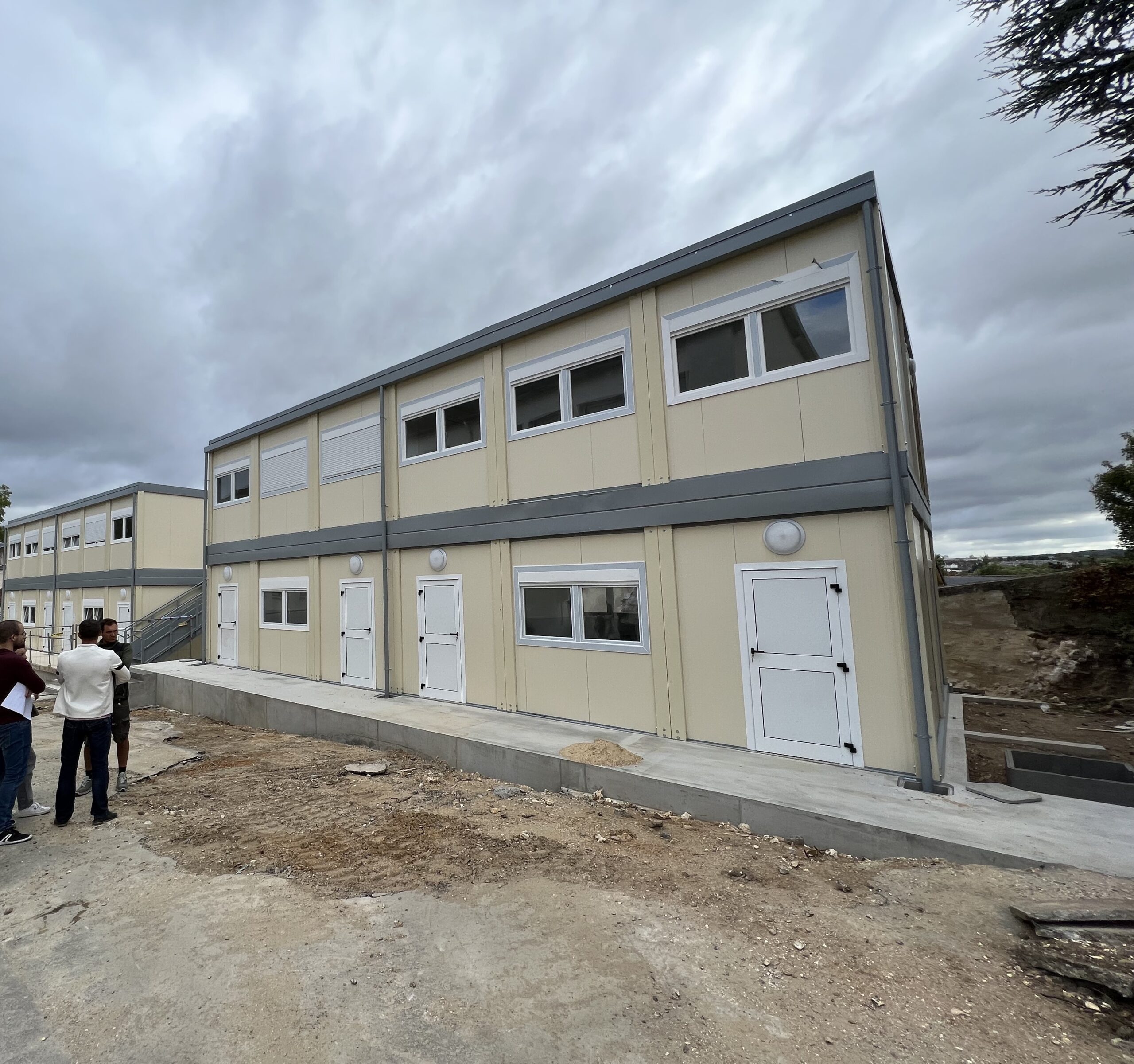 Construction des bâtiments modulaires d'un collège-lycée